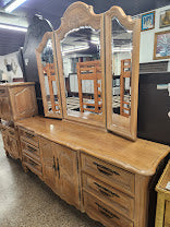 Light Wood French Provincial Dresser