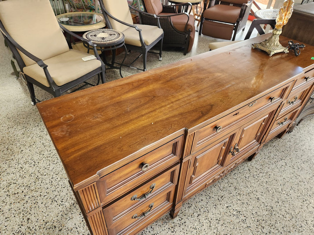 9 Drawer Broyhill Dresser