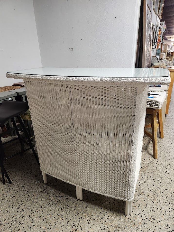 White Wicker Leaders Bar Table