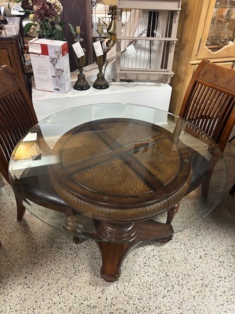 Cindy Crawford Dining Set