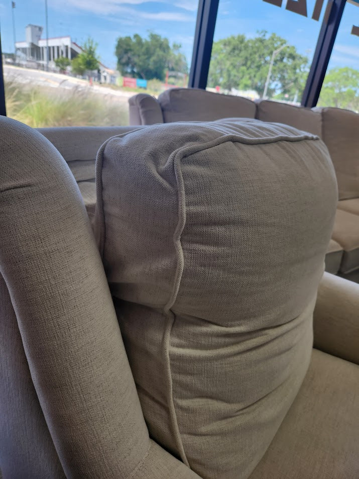Bassett Recliner