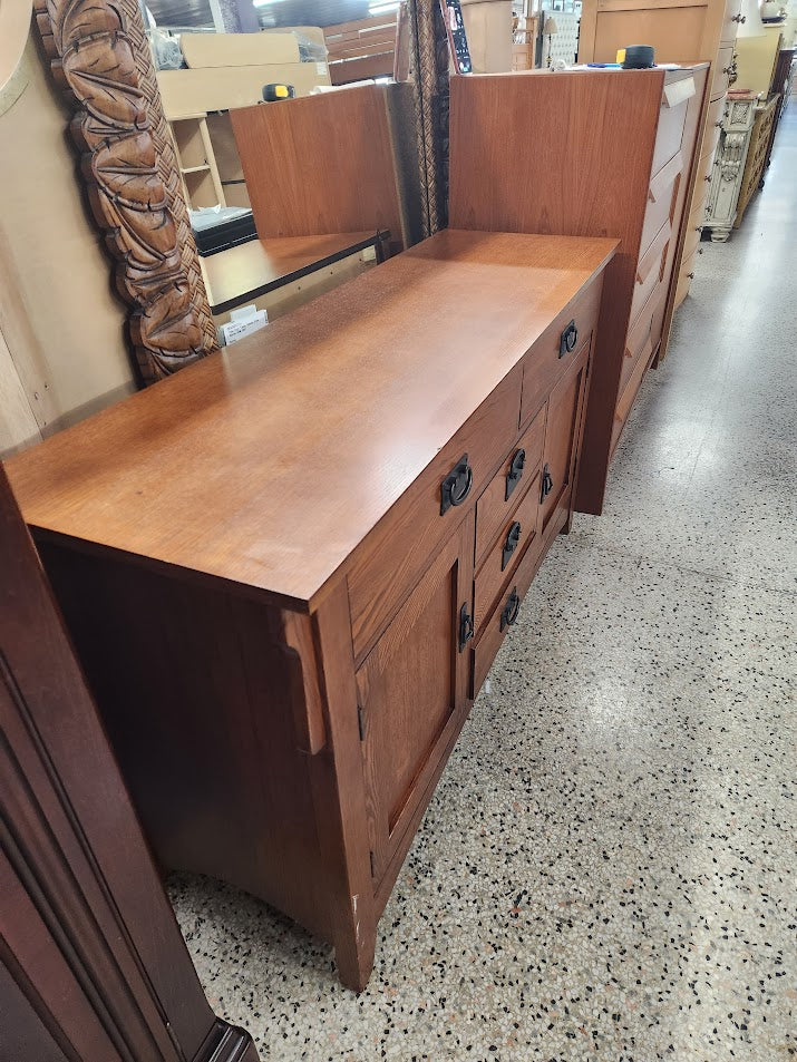 Oak Finish Misoak Side Board