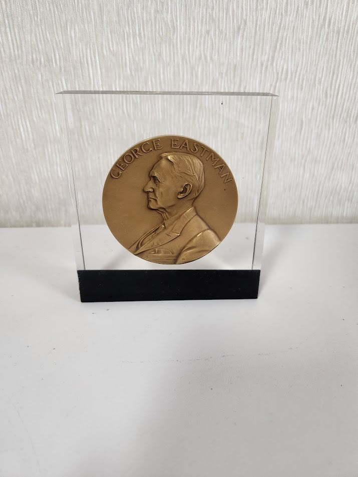 Bronze Award Medallion Home Item