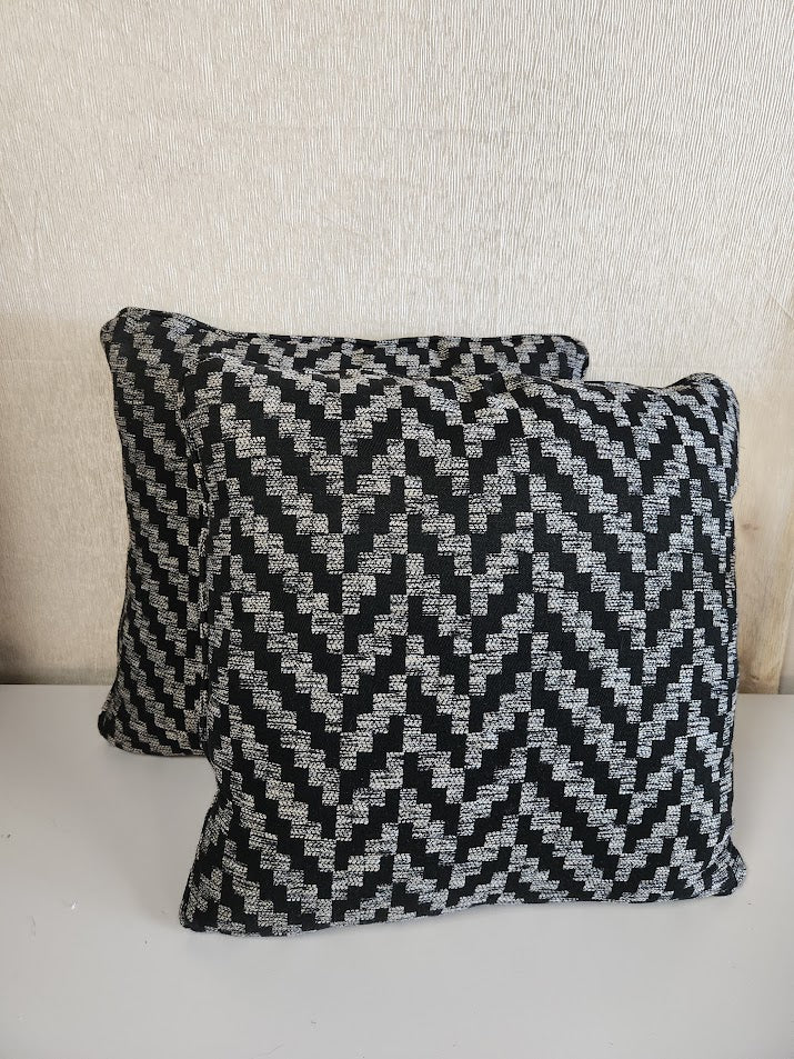 Black/White Pillow