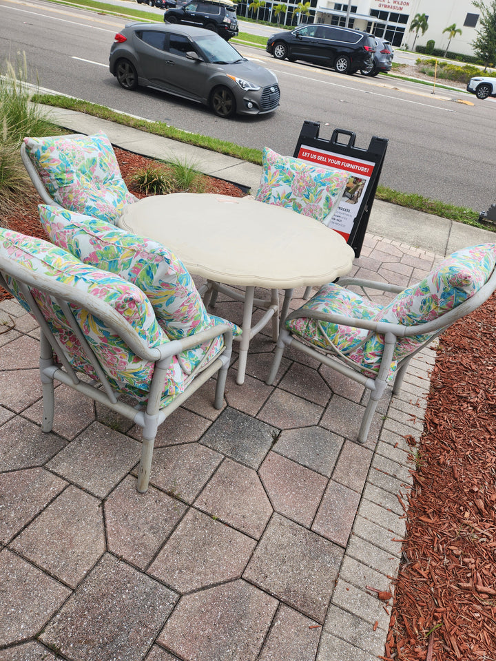 48" round Outdoor Table w. Four PVC Chairs