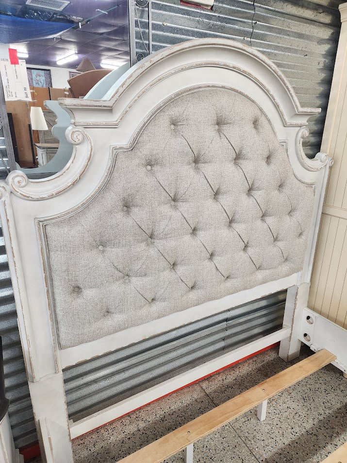 Tufted Antique White Queen Bed Set