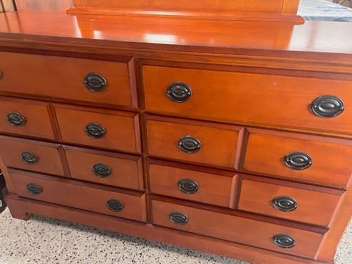 8 drawer Dresser