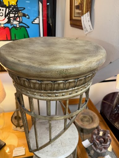 Spiral Piller Display Unit