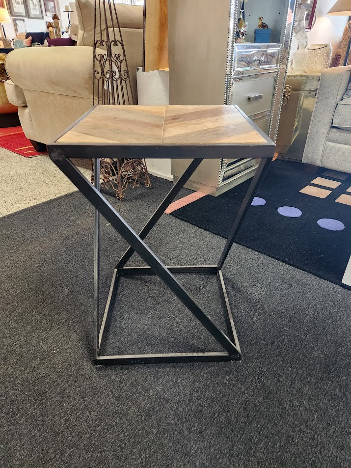 Pedestal Table