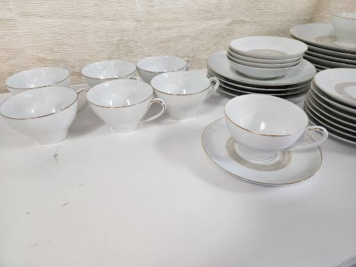 34 Pieces Noritake China Samara Pattern