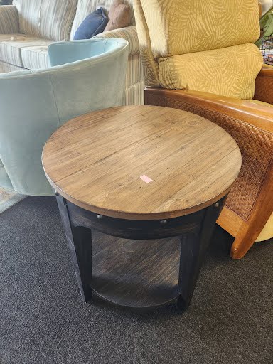 Kincaid 22.5" Round End Table