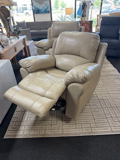 Beige Rooms to Go Recliner