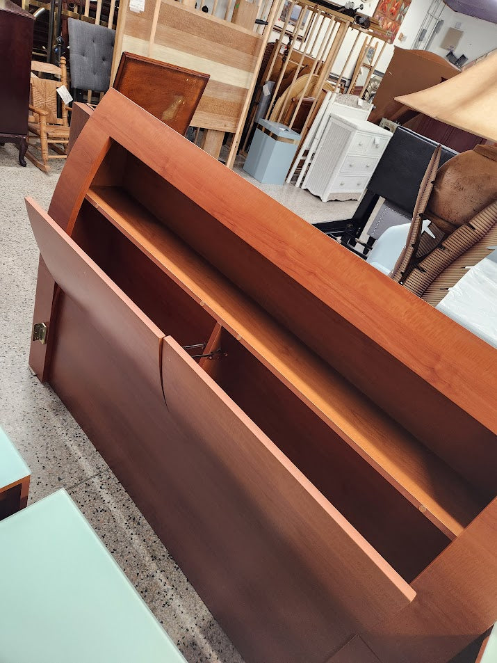 Queen Modern Cherry Bed Set