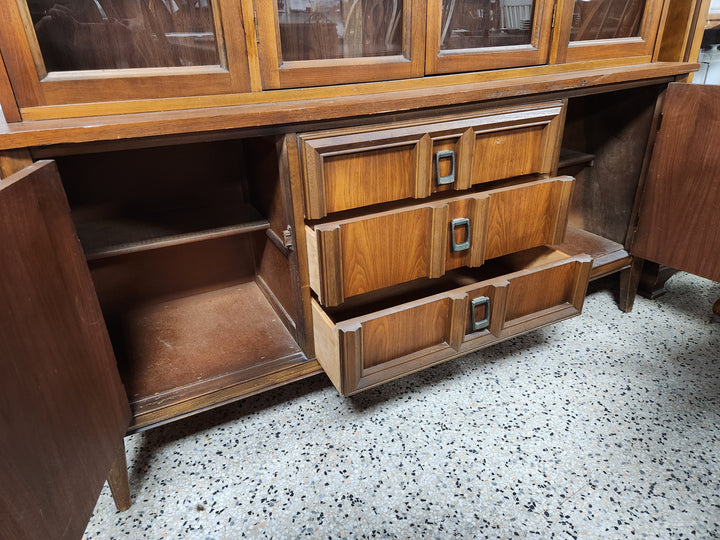 China Cabinet With Double Doors