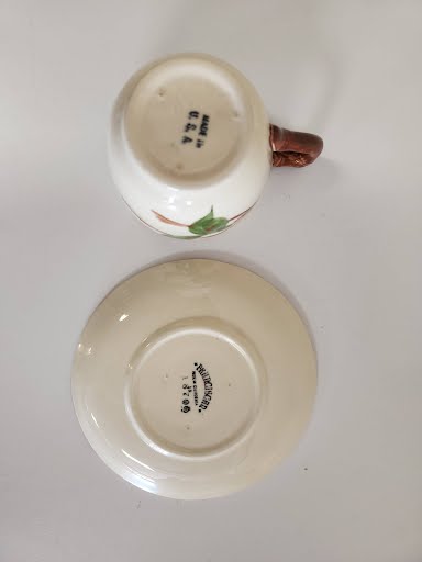 Flat cup and saucer Set
