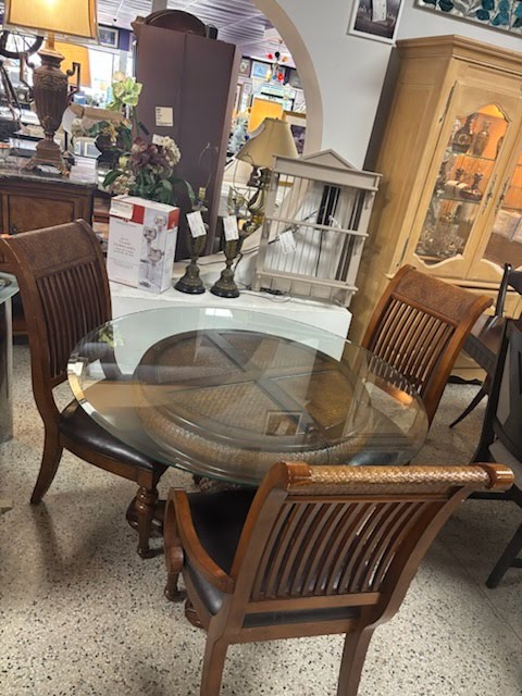 Cindy Crawford Dining Set