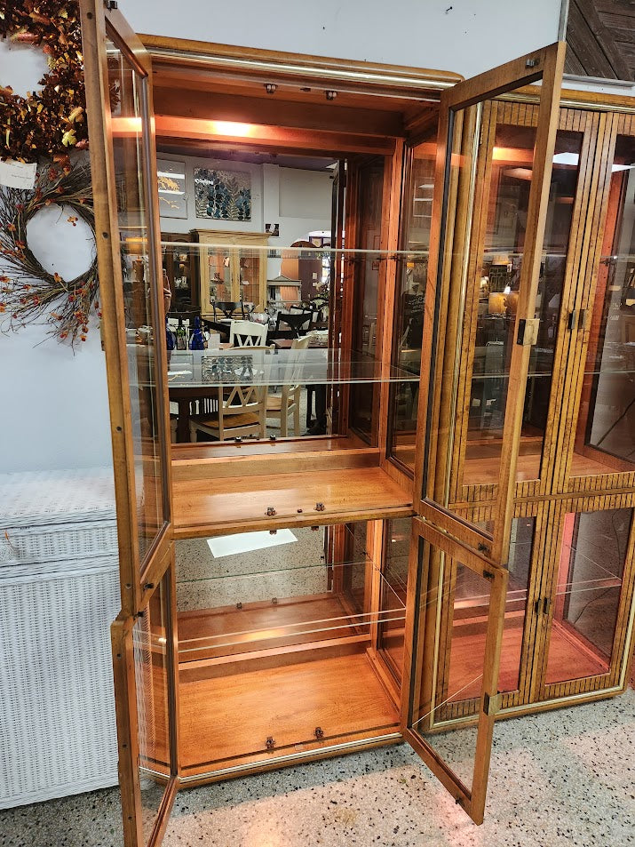 China Cabinet With Lights