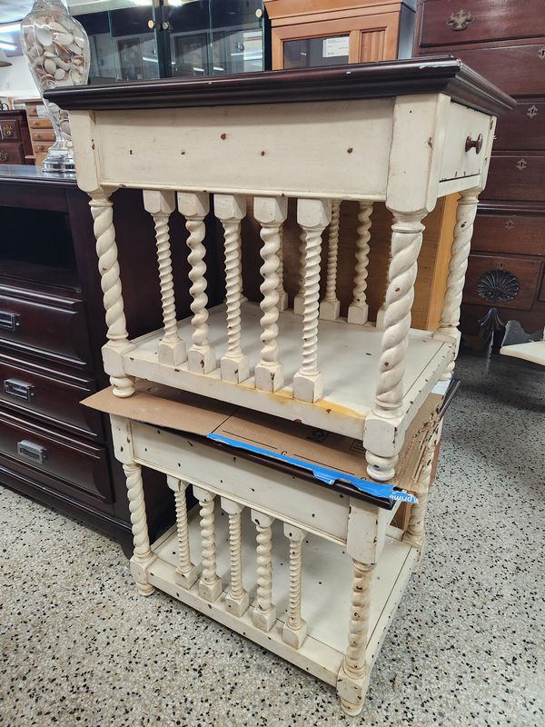 Distressed White Riverside Furniture End Table