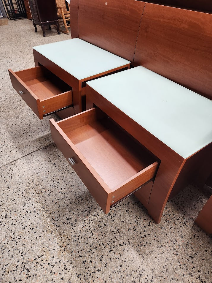 Queen Modern Cherry Bed Set