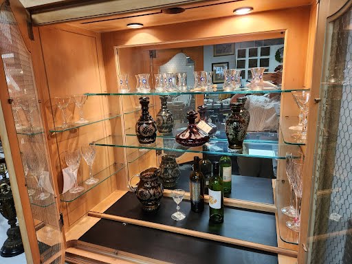 ETHAN ALLEN Bar/Display Cabinet