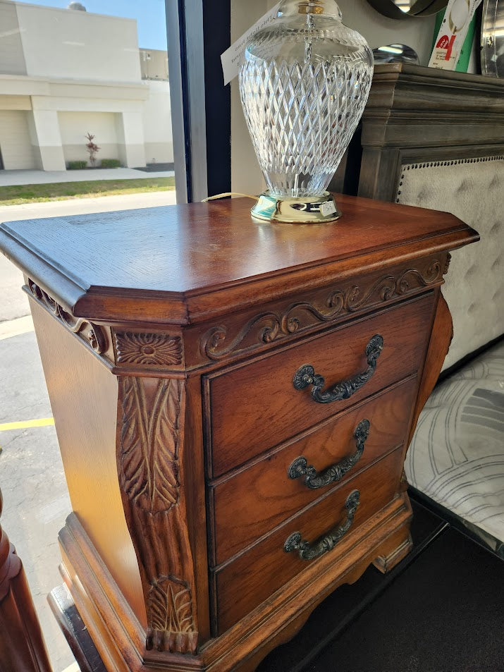 Queen Carved Wood Bed Set