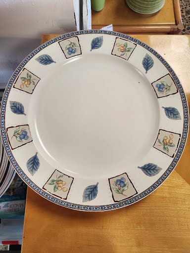China 12" Chop Plate (Round Platter) Garden Prose by Mikasa