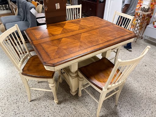 Haverty's Dining Set