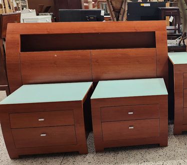 Queen Modern Cherry Bed Set