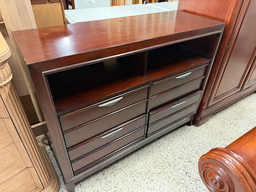 DK Wood Dresser
