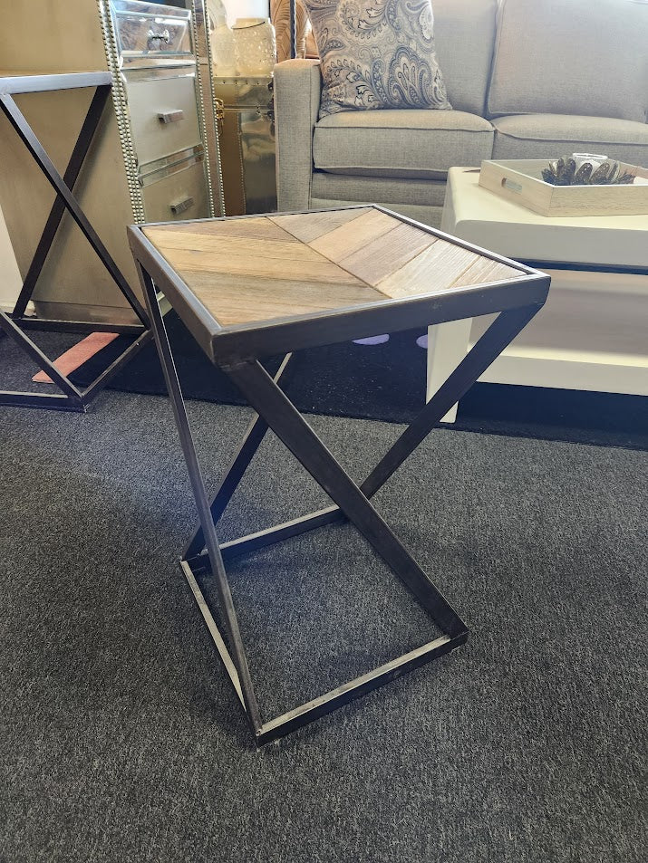 Pedestal Table