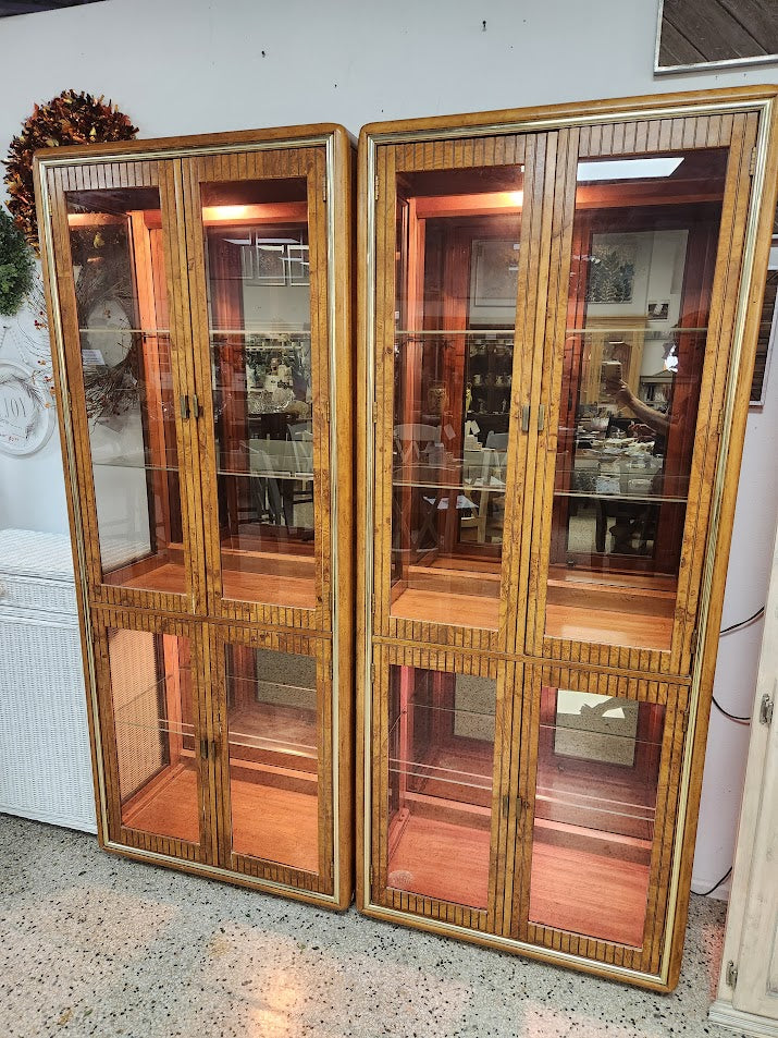 China Cabinet With Lights