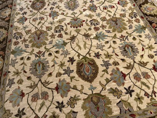 8x10'  Ivory/ choco Area Rug