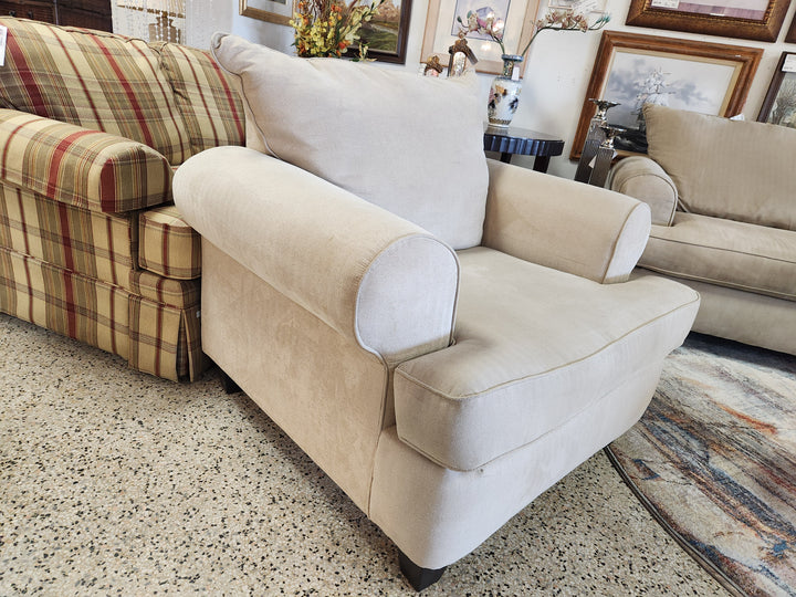 Beige Rooms to Go Chair
