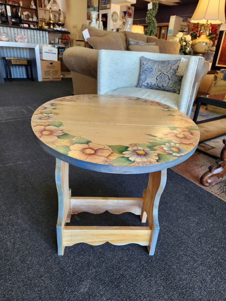 Double Drop Leaf Floral End Table