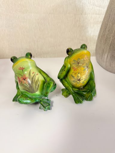 Frog Statues Home Item