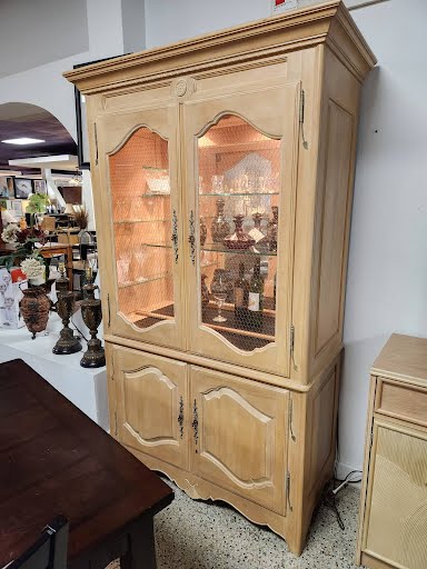 ETHAN ALLEN Bar/Display Cabinet