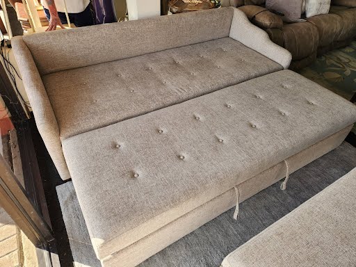 KRAVET Pop-Up Trundle Bed