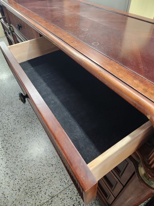 Mahogany Dresser + 2 Nightstands