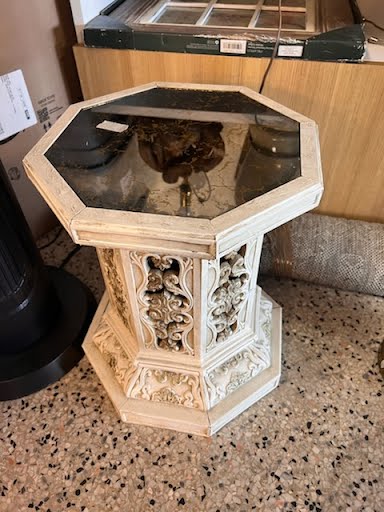 16" Height Pedestal