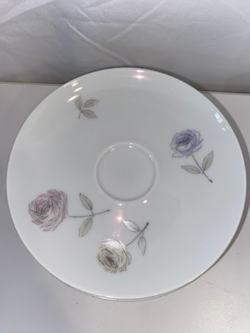Chinaware saucers