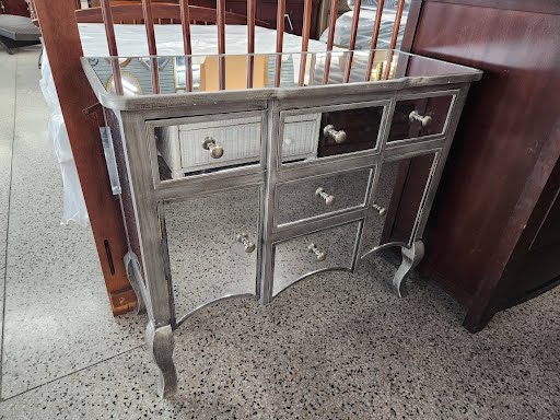 35W" Mirrored Dresser