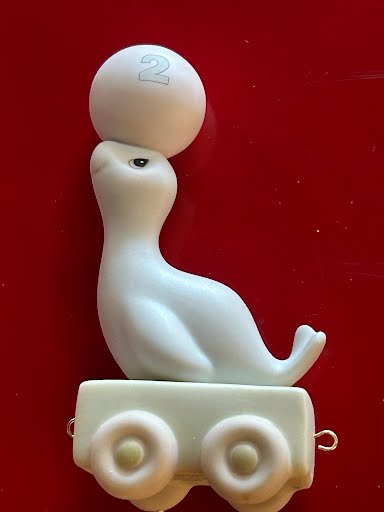 Precious Moments figurine "God Bless You On Your Birthday"
