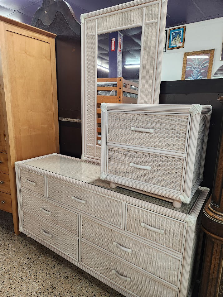 Wicker/rattan Dresser