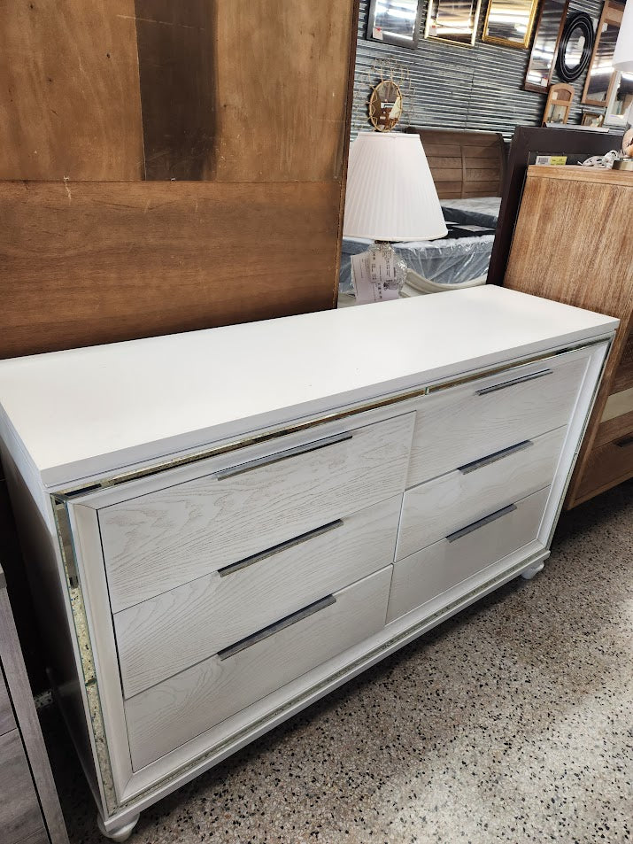White Dresser With Mirrored Trim