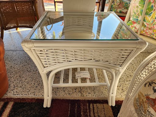 White Rattan/Wicker Glass Top End table