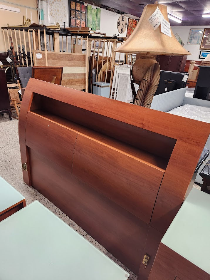 Queen Modern Cherry Bed Set