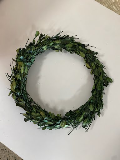 Small Green Wreath 10"
