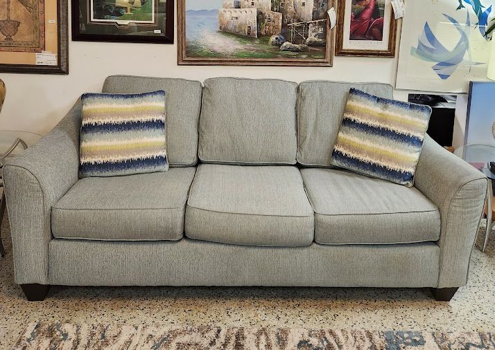Rooms to Go Fabric  Sofa