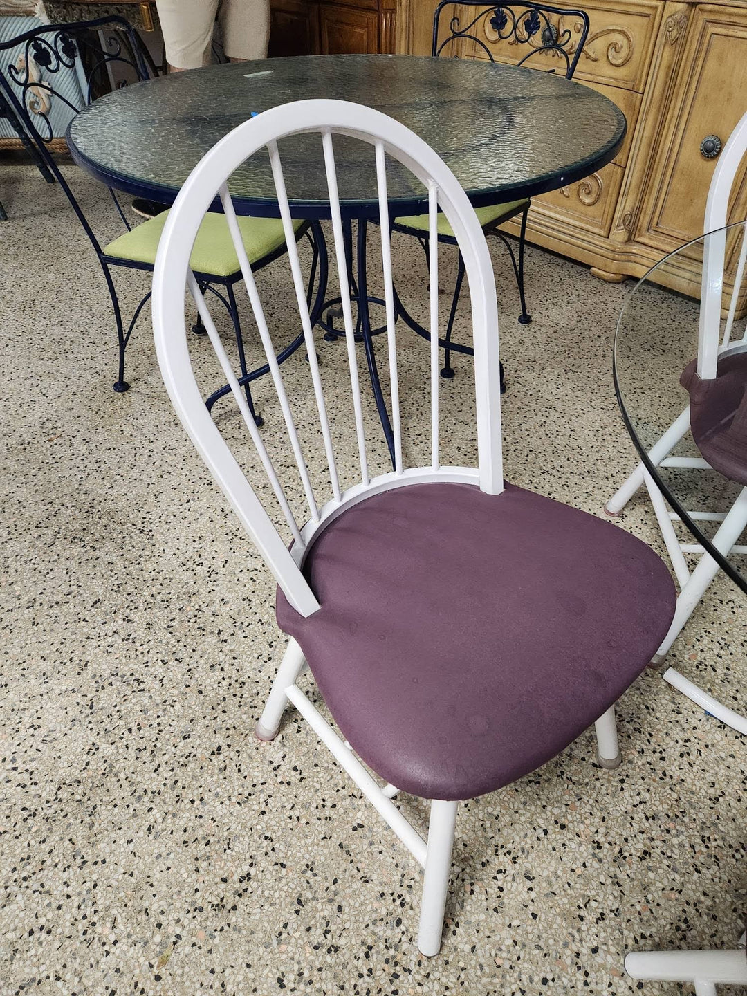 Dining Set 40" Round Glass Top with Four Chairs