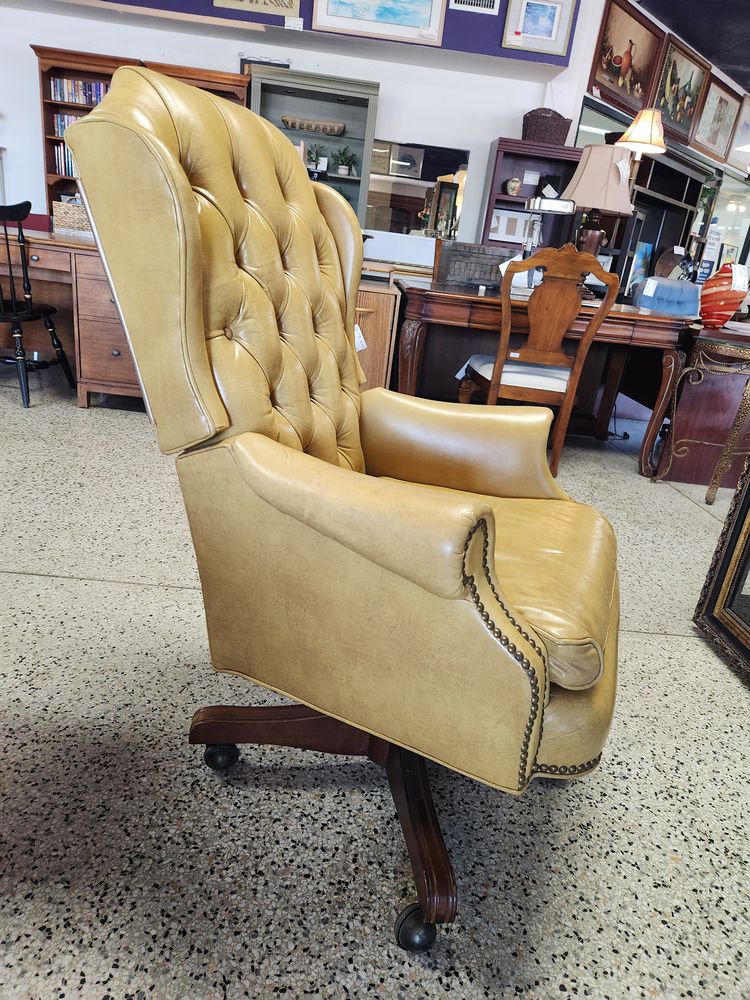 Tellow Leather Chair